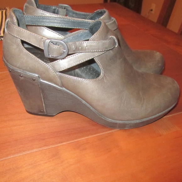 Dansko Shoes - Dansko Franka Gray Wedge Bootie 39